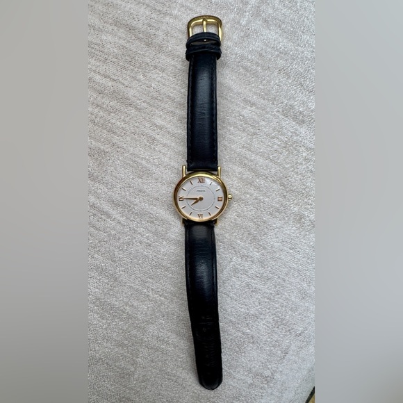 COACH Vintage Gold Round Watch - Picture 3 of 9